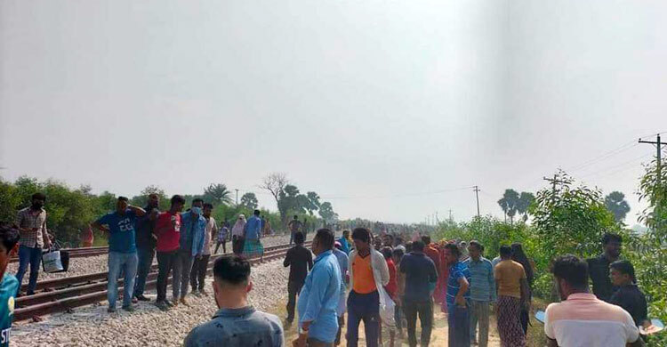 কুমিল্লায় ঝরল সাত প্রাণ/‘অবৈধ রেলক্রসিংয়ে’ ছিল না ব্যারিয়ার-গেটম্যান